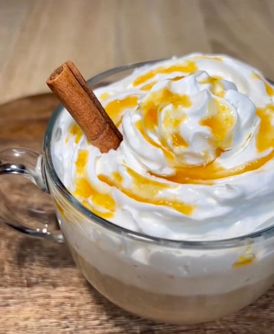 Sütőtökös latte házilag – az ősz legfinomabb kávéélménye 🎃