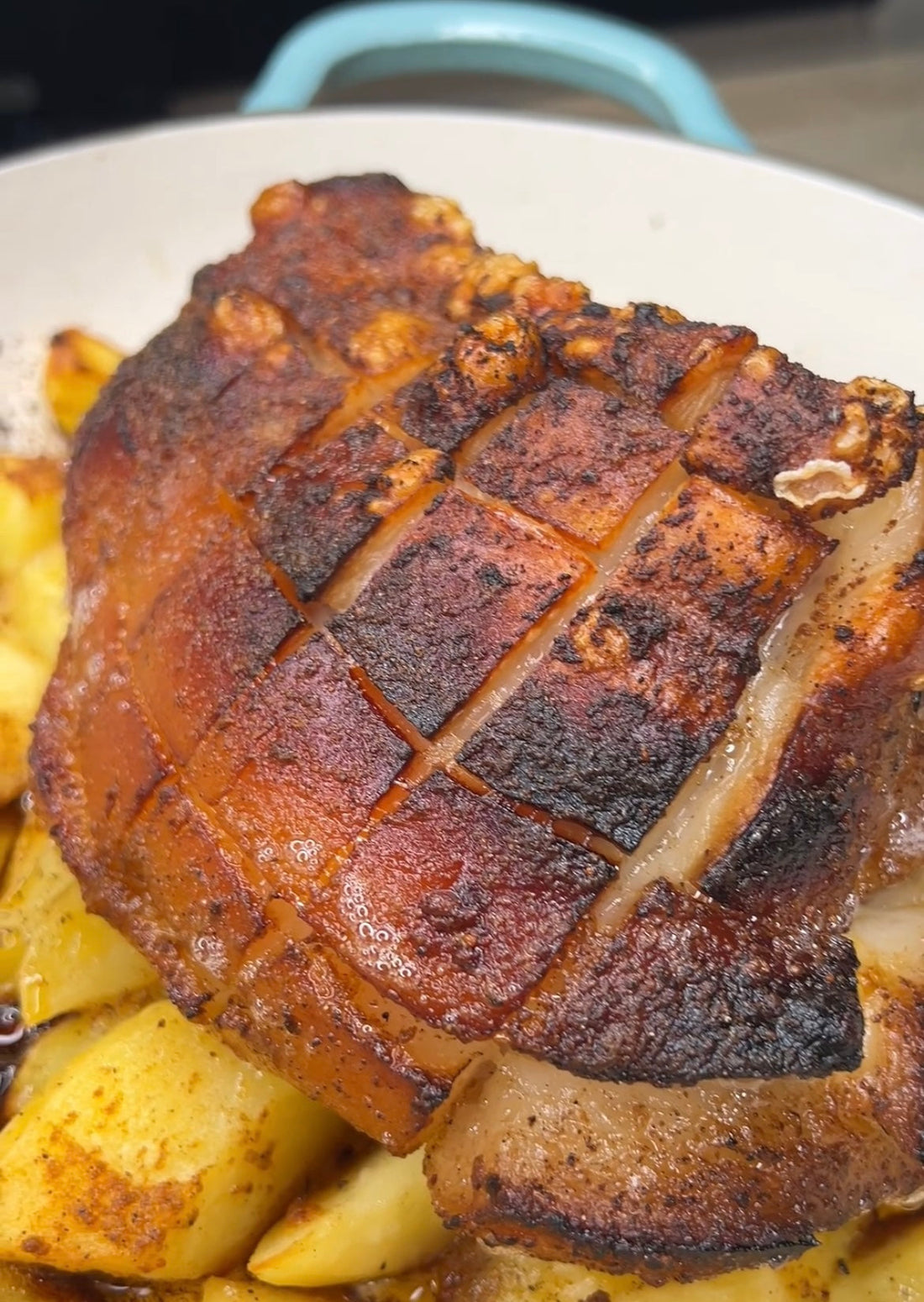 Sörben főtt, ropogósra sült csülök