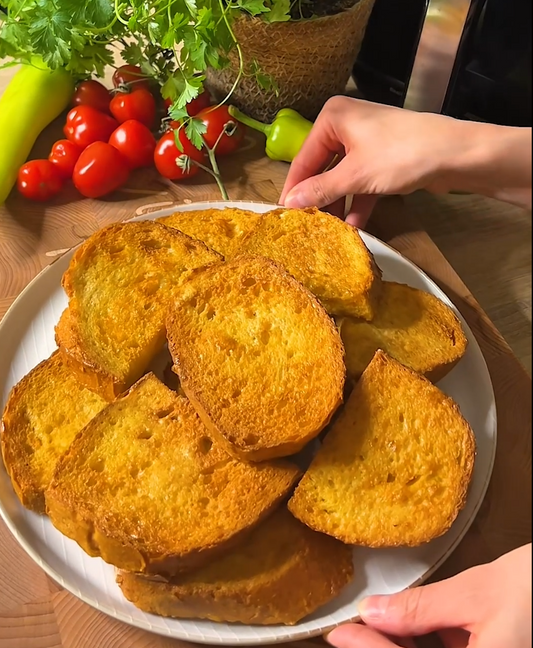 Air fryer bundás kenyér – a ropogós reggeli olajszag nélkül