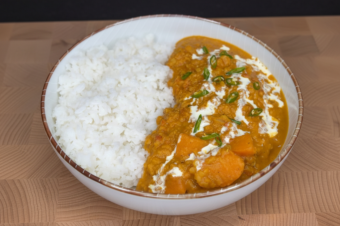 Vöröslencsés–édesburgonyás curry 🍛