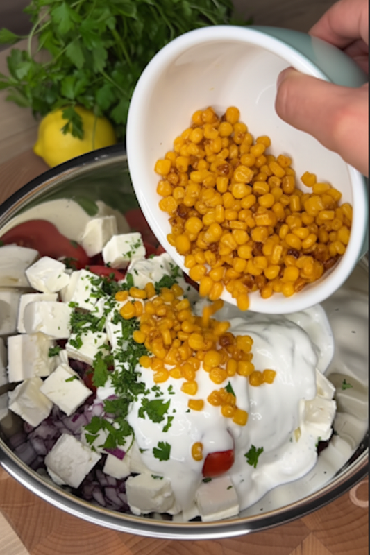 Nyári joghurtos saláta pirított kukoricával 🥗🌽